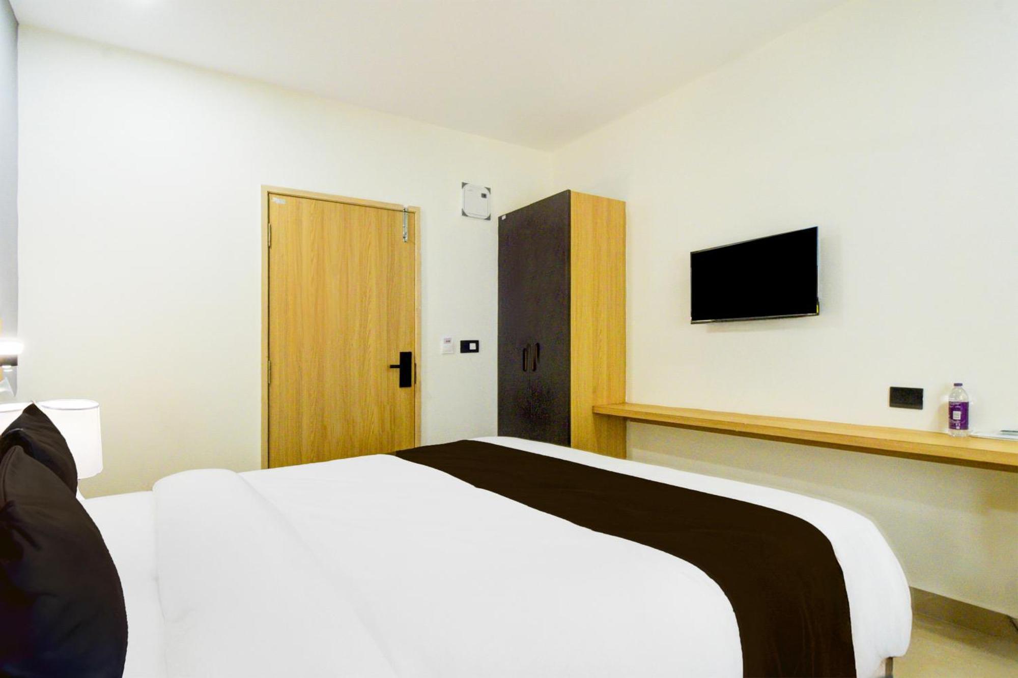 Townhouse Aarav Business Hotel Hajdarábád Exteriér fotografie